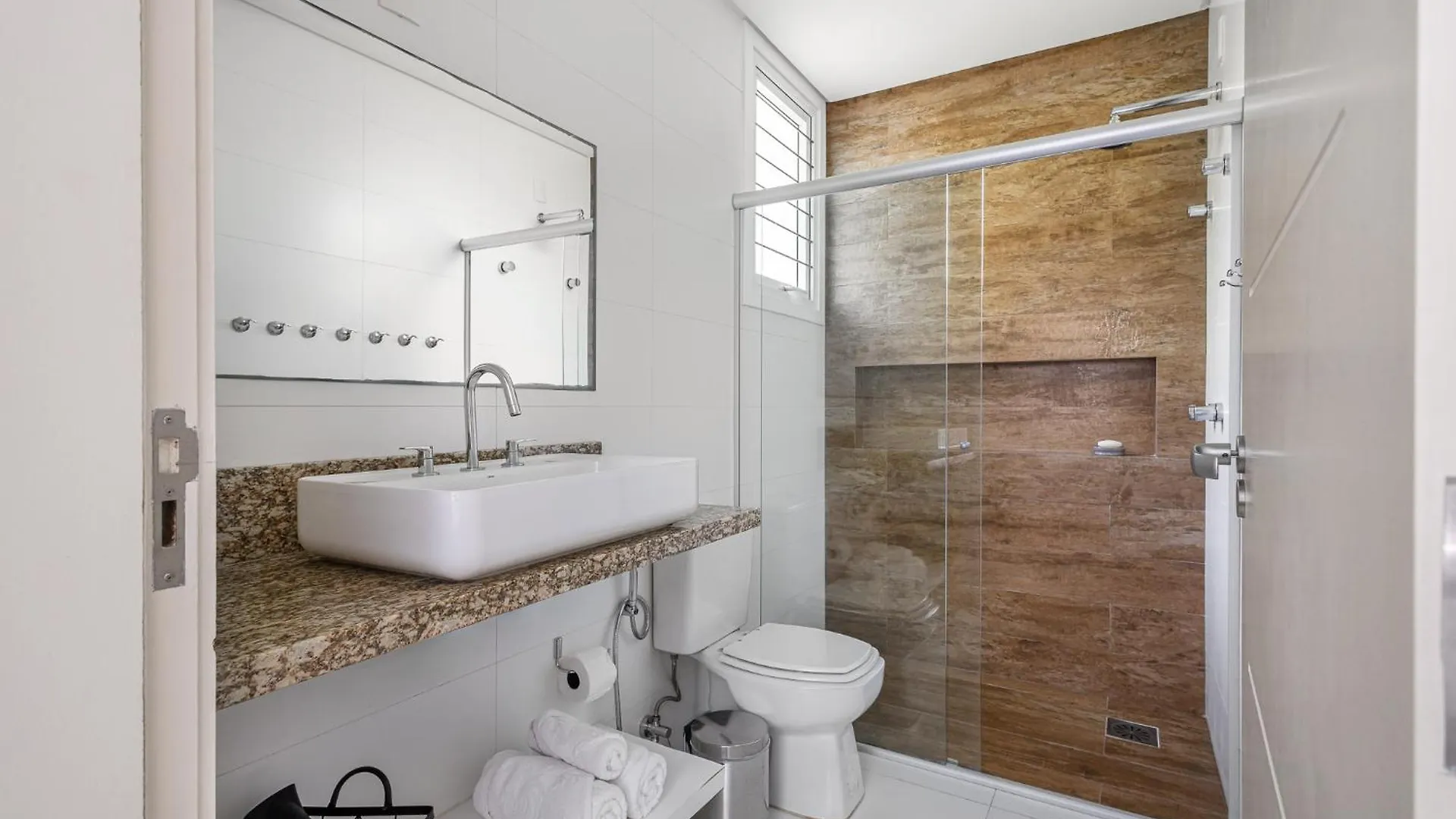 Casa 4 Suites Jurere Internacional - Faxineira E Cozinheira Incluidos Todos Os Dias Florianópolis 0*,  Brasile